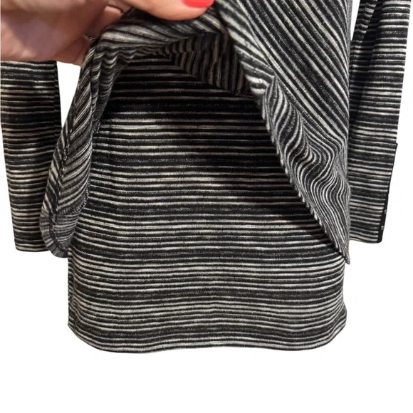 White House Black Market Monochrome Striped Sweater  XXSMALL   #T - Picture 4 of 8